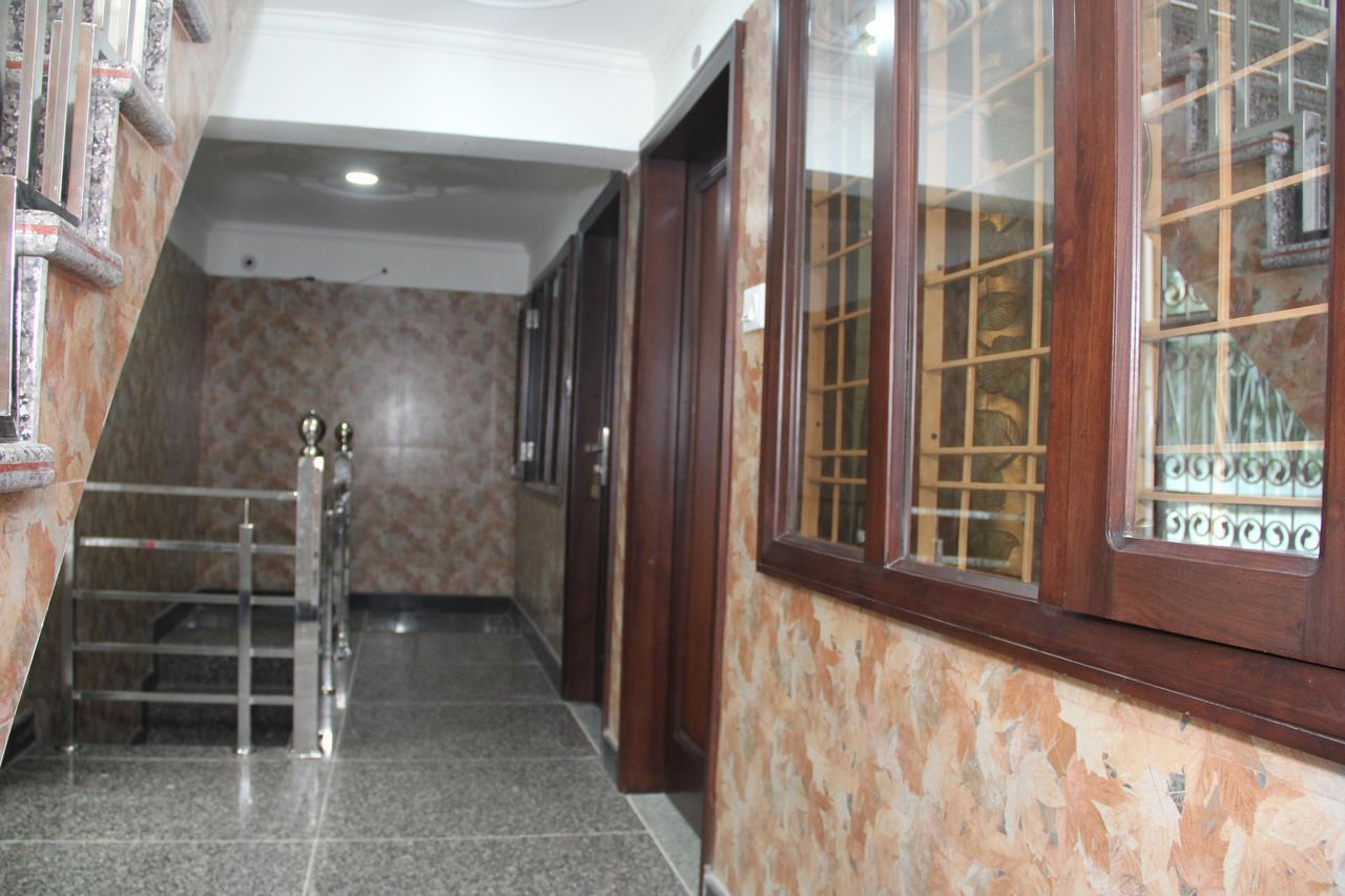 Hotel Silk Haldwāni Esterno foto