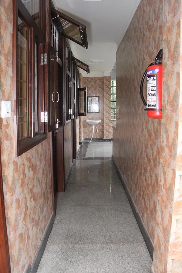 Hotel Silk Haldwāni Esterno foto